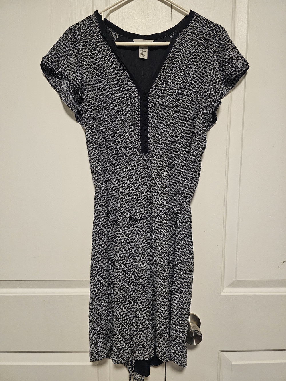 H&M Blue & White Patterned V-Neck Women’s Dress
